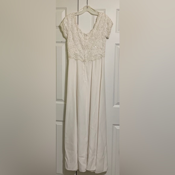 Vintage Wedding Dress Empire Waist 9/10  Beaded Bodice RoundedCollar Stunning - Picture 3 of 15